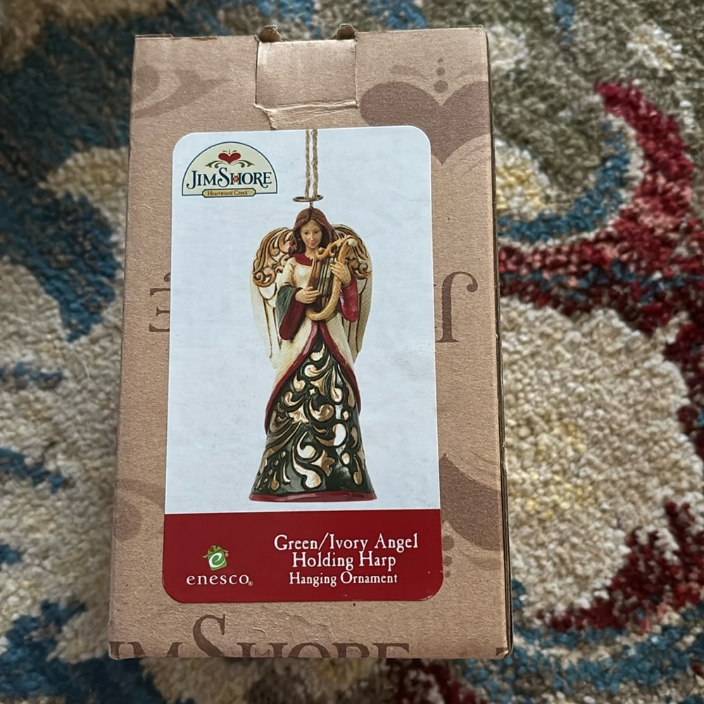 JIM SHORE GREEN/IVORY ANGEL HOLDING HARP ORNAMENT *NIB*